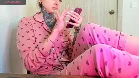 Snapshot of _feralberry__ chatting on 13, 2, 2025 Alis online show from 13, 2, 2025
