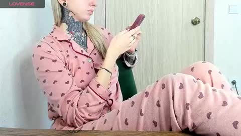 Snapshot of _feralberry__ chatting on 15, 2, 2025 Alis online show from 15, 2, 2025