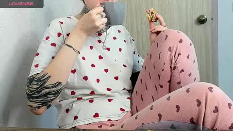 Snapshot of _feralberry__ chatting on 4, 3, 2025 Alis online show from 4, 3, 2025