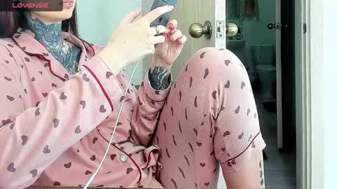 Snapshot of _feralberry__ chatting on 8, 3, 2025 Alis online show from 8, 3, 2025