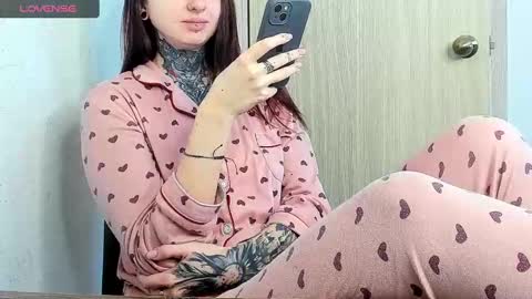 Snapshot of _feralberry__ chatting on 9, 3, 2025 Alis online show from 9, 3, 2025