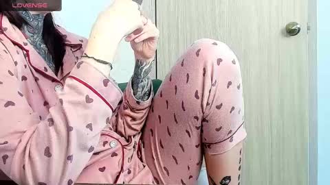 Snapshot of _feralberry__ chatting on 10, 3, 2025 Alis online show from 10, 3, 2025