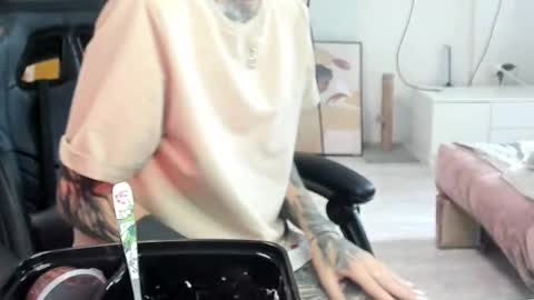 Snapshot of _feralberry__ chatting on 19, 9, 2025 Alis online show from 19, 9, 2025