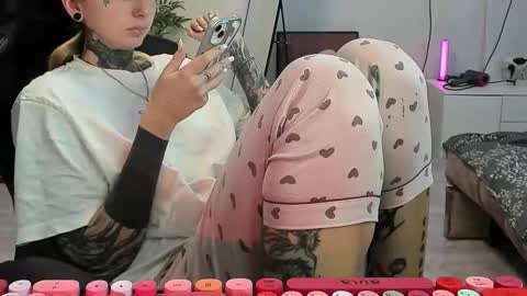 Snapshot of _feralberry__ chatting on 27, 9, 2025 Alis online show from 27, 9, 2025