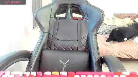 Snapshot of _feralberry__ chatting on 6, 10, 2025 Alis online show from 6, 10, 2025