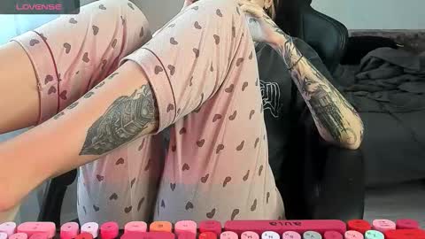 Snapshot of _feralberry__ chatting on 13, 10, 2025 Alis online show from 13, 10, 2025