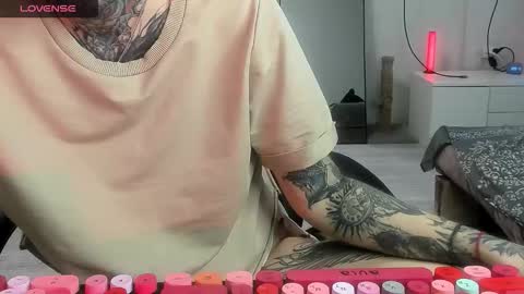 Snapshot of _feralberry__ chatting on 23, 10, 2025 Alis online show from 23, 10, 2025