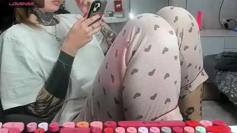 Snapshot of _feralberry__ chatting on 11, 11, 2025 Alis online show from 11, 11, 2025