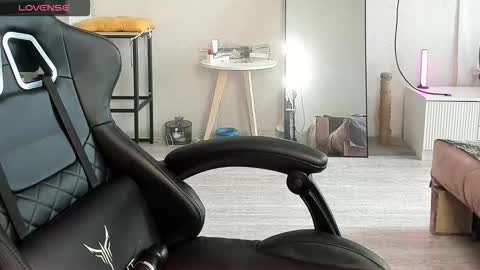 Snapshot of _feralberry__ chatting on 20, 11, 2025 Alis online show from 20, 11, 2025