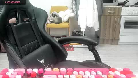 Snapshot of _feralberry__ chatting on 6, 2, 2026 Alis online show from 6, 2, 2026