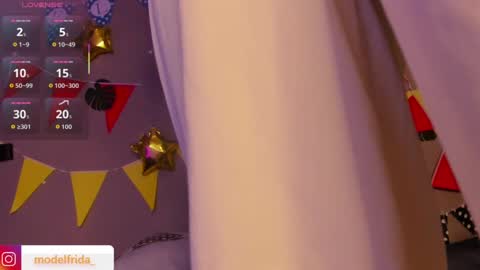 Snapshot of _frida_1 chatting on 23, 9, 2025 Frida online show from 23, 9, 2025