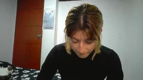 Mia-foster online show from 4, 5, 2026