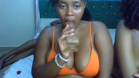 Snapshot of _honey_bloom chatting on 18, 2, 2026 _honey_bloom online show from 18, 2, 2026