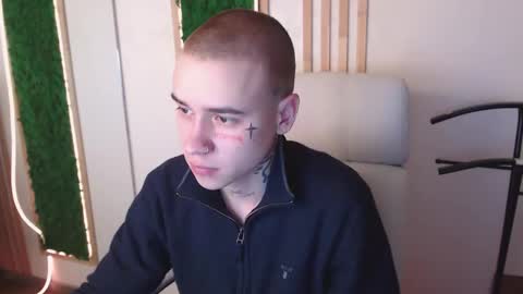 _honeyberry_ online show from 4, 3, 2026