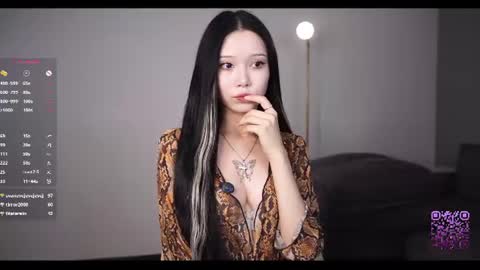 Snapshot of _in_the_end_ chatting on 21, 6, 2026 you Mia online show from 21, 6, 2026