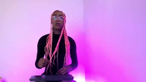 Snapshot of _itsbrit chatting on 28, 11, 2025 Brit online show from 28, 11, 2025