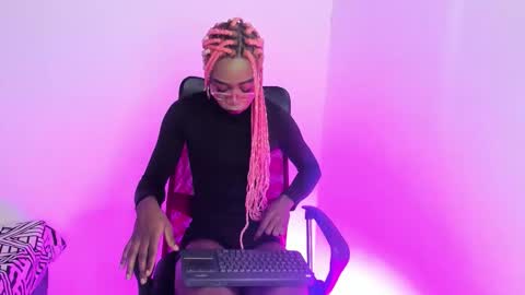 Snapshot of _itsbrit chatting on 4, 12, 2025 Brit online show from 4, 12, 2025