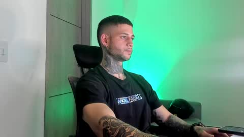 Snapshot of _jamesleandros chatting on 20, 5, 2026 jeison online show from 20, 5, 2026