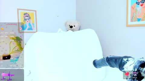 _jasminnee_ online show from 21, 4, 2026