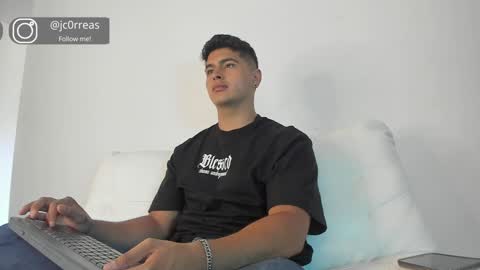 _juanes__ online show from 4, 12, 2024