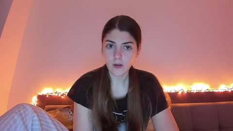 Snapshot of _just_a_simple_girl chatting on 4, 1, 2025 _just_a_simple_girl online show from 4, 1, 2025