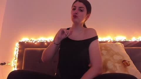 Snapshot of _just_a_simple_girl chatting on 5, 1, 2025 _just_a_simple_girl online show from 5, 1, 2025