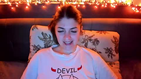 Snapshot of _just_a_simple_girl chatting on 19, 2, 2025 _just_a_simple_girl online show from 19, 2, 2025