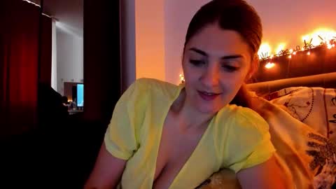 Snapshot of _just_a_simple_girl chatting on 26, 9, 2025 _just_a_simple_girl online show from 26, 9, 2025