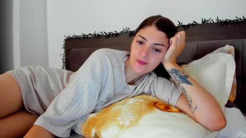 Snapshot of _just_a_simple_girl chatting on 1, 10, 2025 _just_a_simple_girl online show from 1, 10, 2025