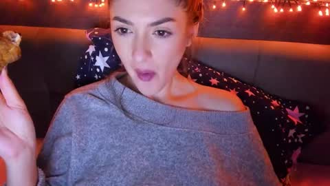 Snapshot of _just_a_simple_girl chatting on 24, 10, 2025 _just_a_simple_girl online show from 24, 10, 2025