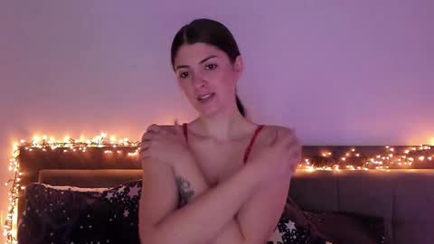 Snapshot of _just_a_simple_girl chatting on 22, 11, 2025 _just_a_simple_girl online show from 22, 11, 2025