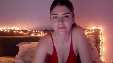 Snapshot of _just_a_simple_girl chatting on 24, 11, 2025 _just_a_simple_girl online show from 24, 11, 2025