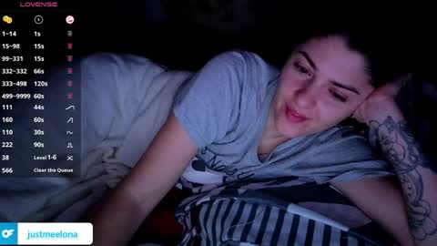 Snapshot of _just_a_simple_girl chatting on 7, 5, 2026 _just_a_simple_girl online show from 7, 5, 2026
