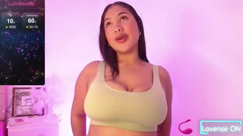 Snapshot of _karenestrada_ chatting on 14, 12, 2024 Karen online show from 14, 12, 2024