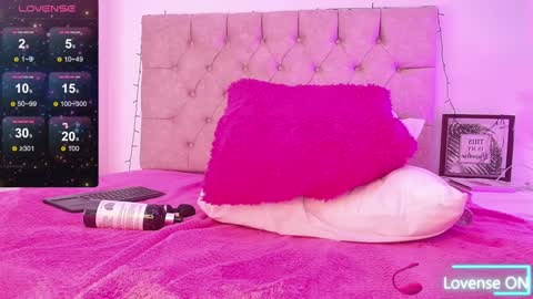 Snapshot of _karenestrada_ chatting on 29, 12, 2024 Karen online show from 29, 12, 2024