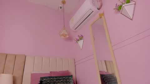 Snapshot of _karol_18 chatting on 28, 10, 2025 karol online show from 28, 10, 2025