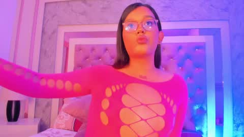 Snapshot of _katty_grey_ chatting on 27, 5, 2026 _katty_grey_ online show from 27, 5, 2026