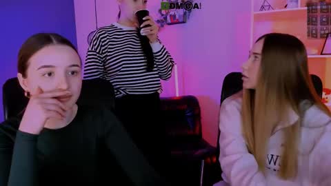 _kellykitten_ online show from 23, 4, 2026