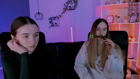 _kellykitten_ online show from 23, 4, 2026