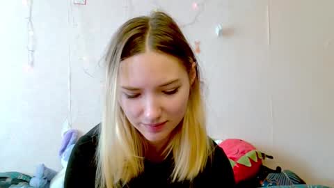 Snapshot of _kikiclark_ chatting on 19, 9, 2025 _kikiclark_ online show from 19, 9, 2025