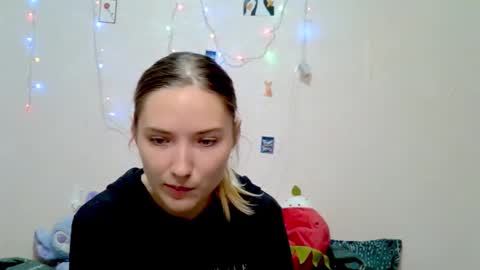 Snapshot of _kikiclark_ chatting on 21, 9, 2025 _kikiclark_ online show from 21, 9, 2025