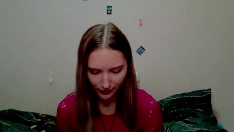 Snapshot of _kikiclark_ chatting on 21, 10, 2025 _kikiclark_ online show from 21, 10, 2025