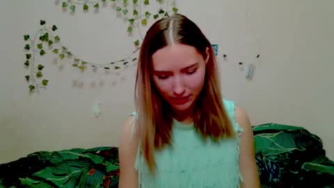 Snapshot of _kikiclark_ chatting on 21, 11, 2025 _kikiclark_ online show from 21, 11, 2025