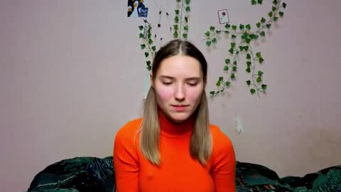 _kikiclark_ online show from 19, 12, 2025