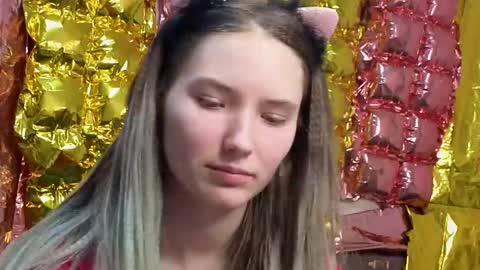 _kikiclark_ online show from 21, 4, 2026