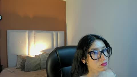 Kiraaaa 0 online show from 19, 4, 2026