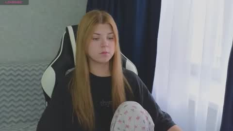 Molly   Emily online show from 27, 9, 2025