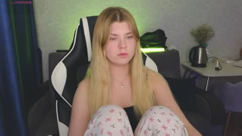 Molly   Emily online show from 25, 4, 2026