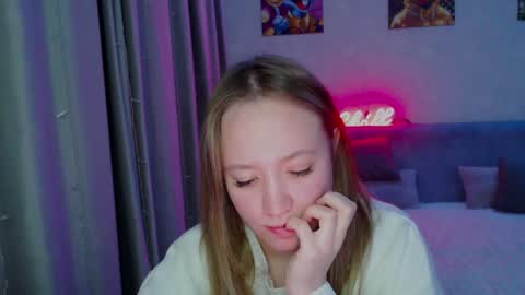 _lalune_ online show from 30, 12, 2024