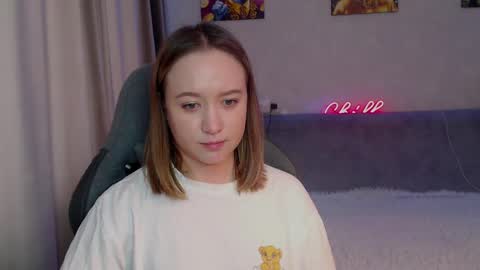 _lalune_ online show from 7, 3, 2025